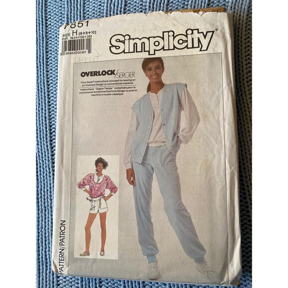 Simplicity sewing pattern  7851 knit top pant short - Picture 1 of 5